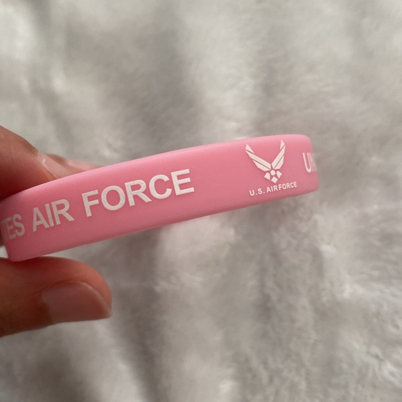 Pink and white United States Air Force silicone bracelet - Picture 15 of 17